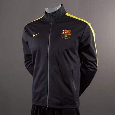 Survetement discount barcelone intersport